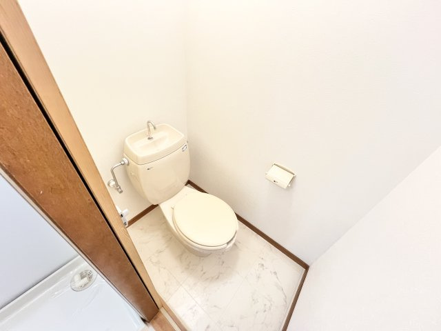 b’CASA四街道ⅢB re-bornのトイレ|※別部屋参考写真