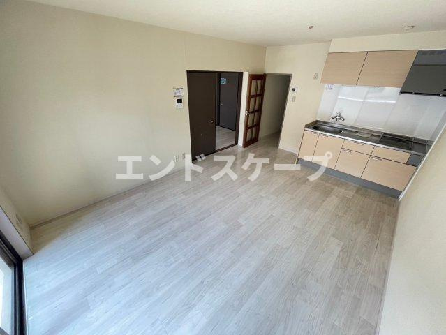 ファランドール井野の居間・リビング|高崎、前橋、伊勢崎エリアのお部屋探しはエンドスケープまで！お客様の理想お聞かせ下さい♪