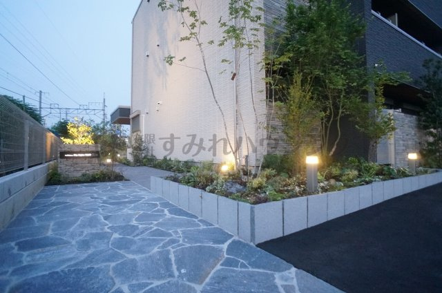 シティライツ中山寺の外観