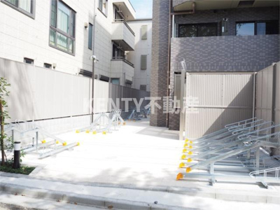 【駐車場】 | ルーブル蒲田十番館 | 駐車場に車を止められます