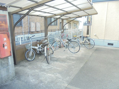 【その他共用部分】 | セジュール平佐 | 屋根付き駐輪場