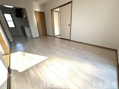 【居間・リビング】 | セジュール平佐 | LDK11帖