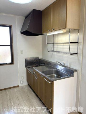 【キッチン】 | セジュール平佐 | 吊戸棚付きキッチン