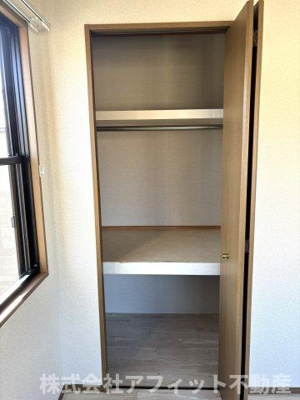 【収納】 | セジュール平佐 | 洋室6帖のクローゼット