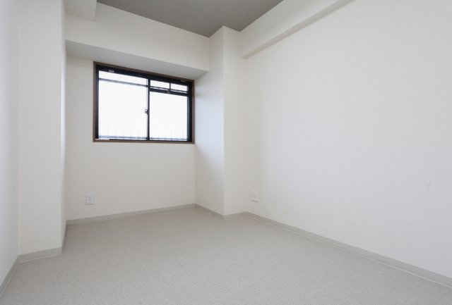 エメラルドマンション草津青地Ⅰ　天然木フルリノベーションの洋室