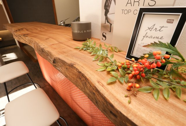 エメラルドマンション草津青地Ⅰ　天然木フルリノベーションの居間・リビング