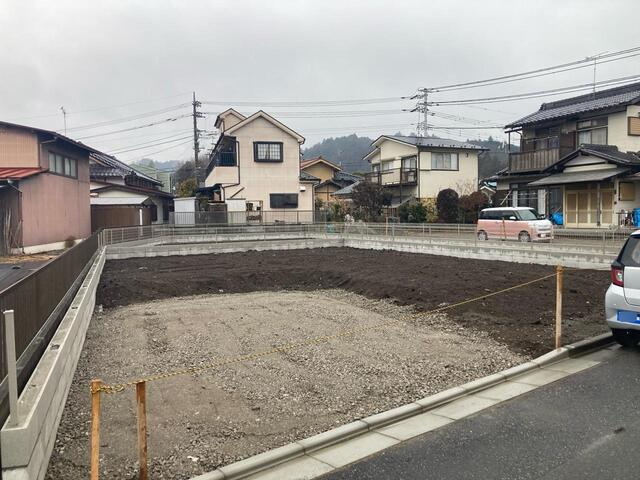 Livele Garden.S あきる野伊奈第7期　新築　1号棟（全2棟）の前面道路含む現地写真