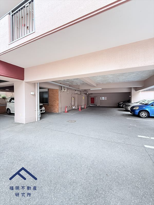 朝日プラザ大濠の駐車場