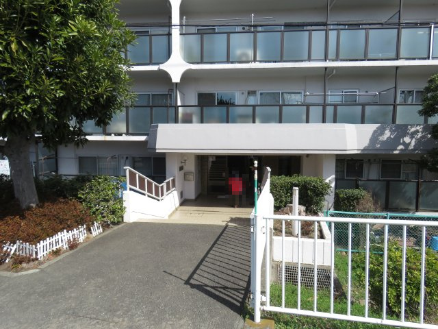 ハイラーク川越のエントランス