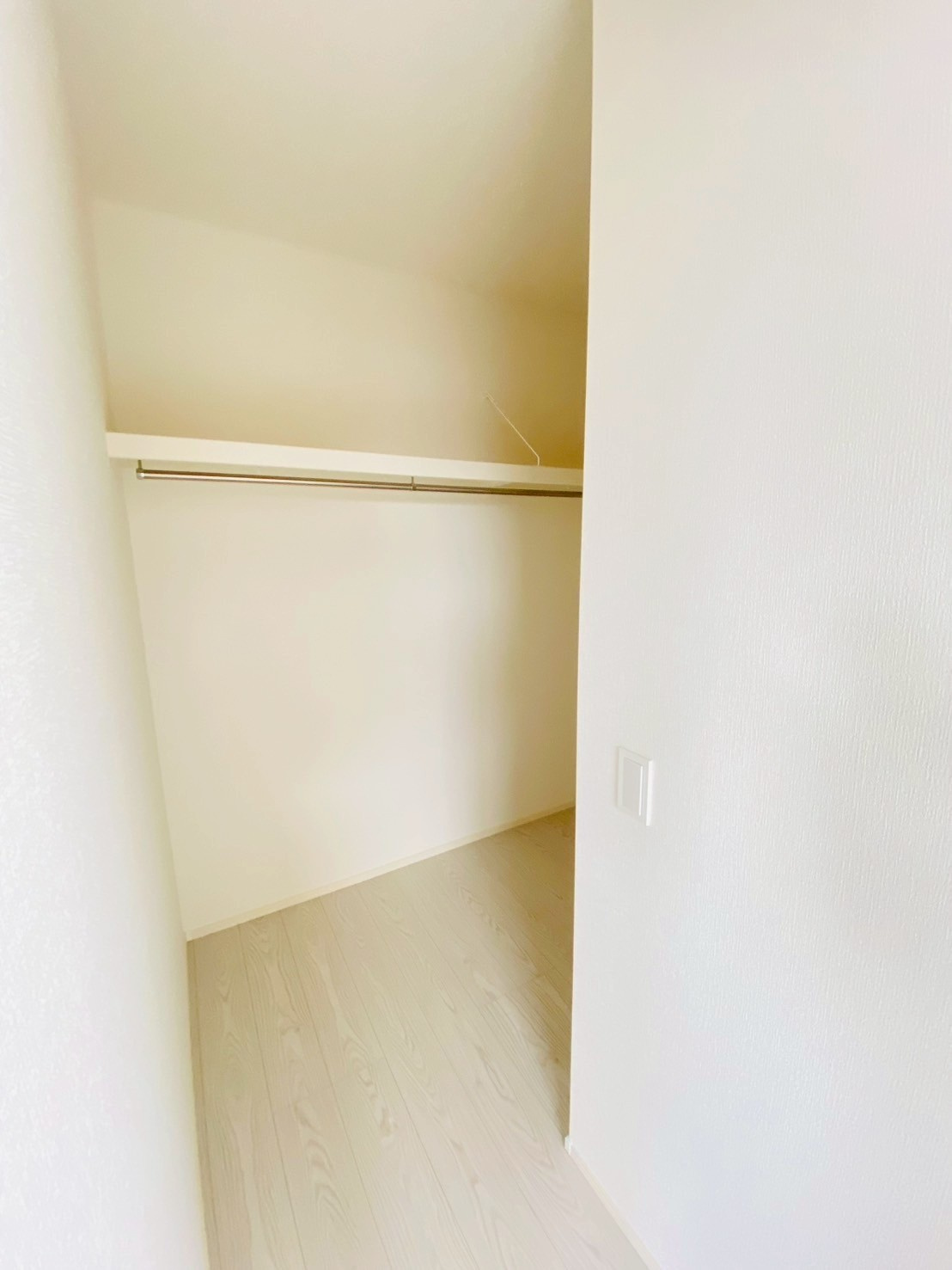 よかタウン／菊池郡大津町美咲野4丁目1期／１号棟の収納|メインの洋室にはウォークインクローゼットがあります。