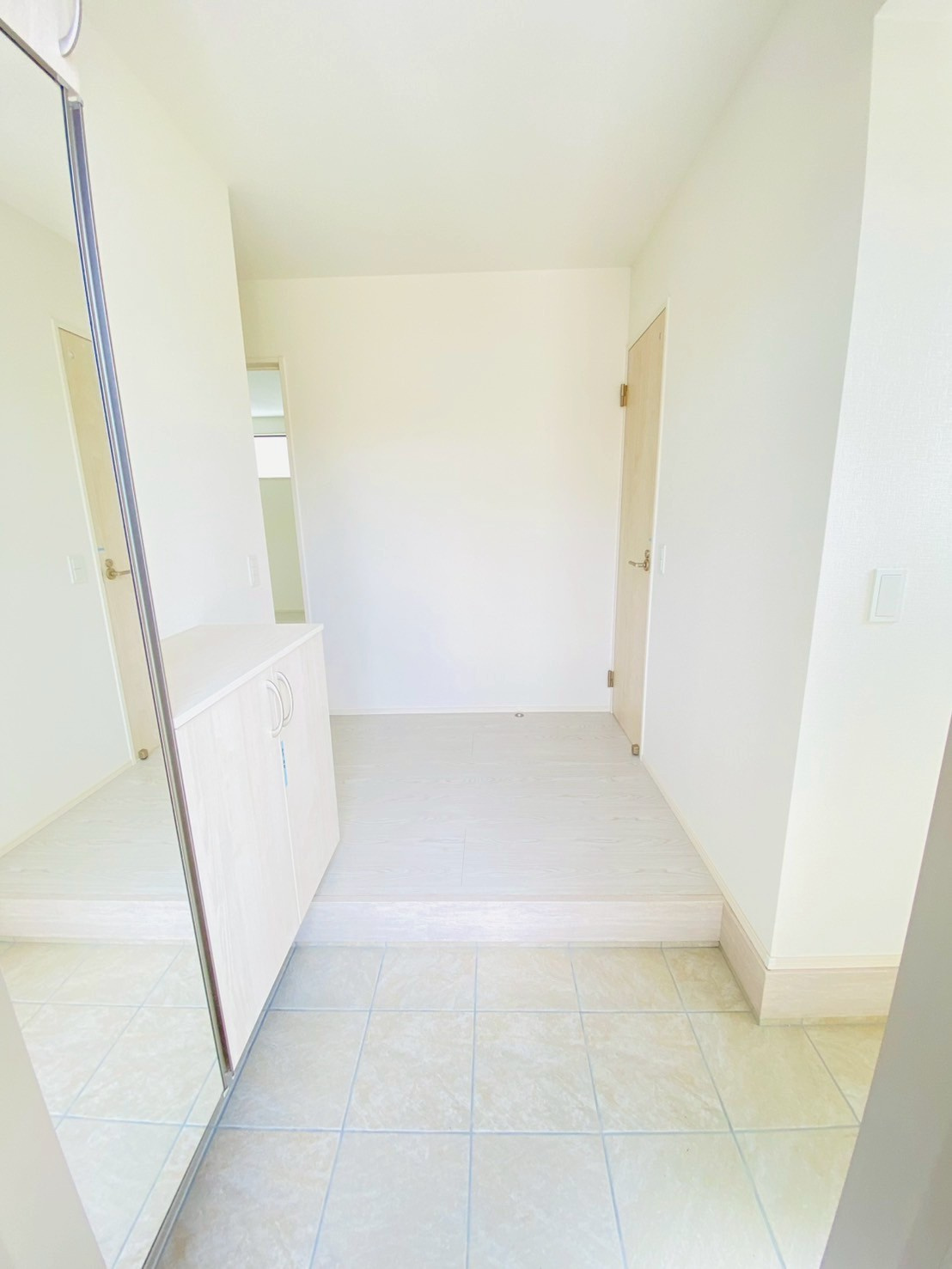 よかタウン／菊池郡大津町美咲野4丁目1期／１号棟の玄関|開放感のある玄関。明るい印象でお客様をお出迎えすることができます。