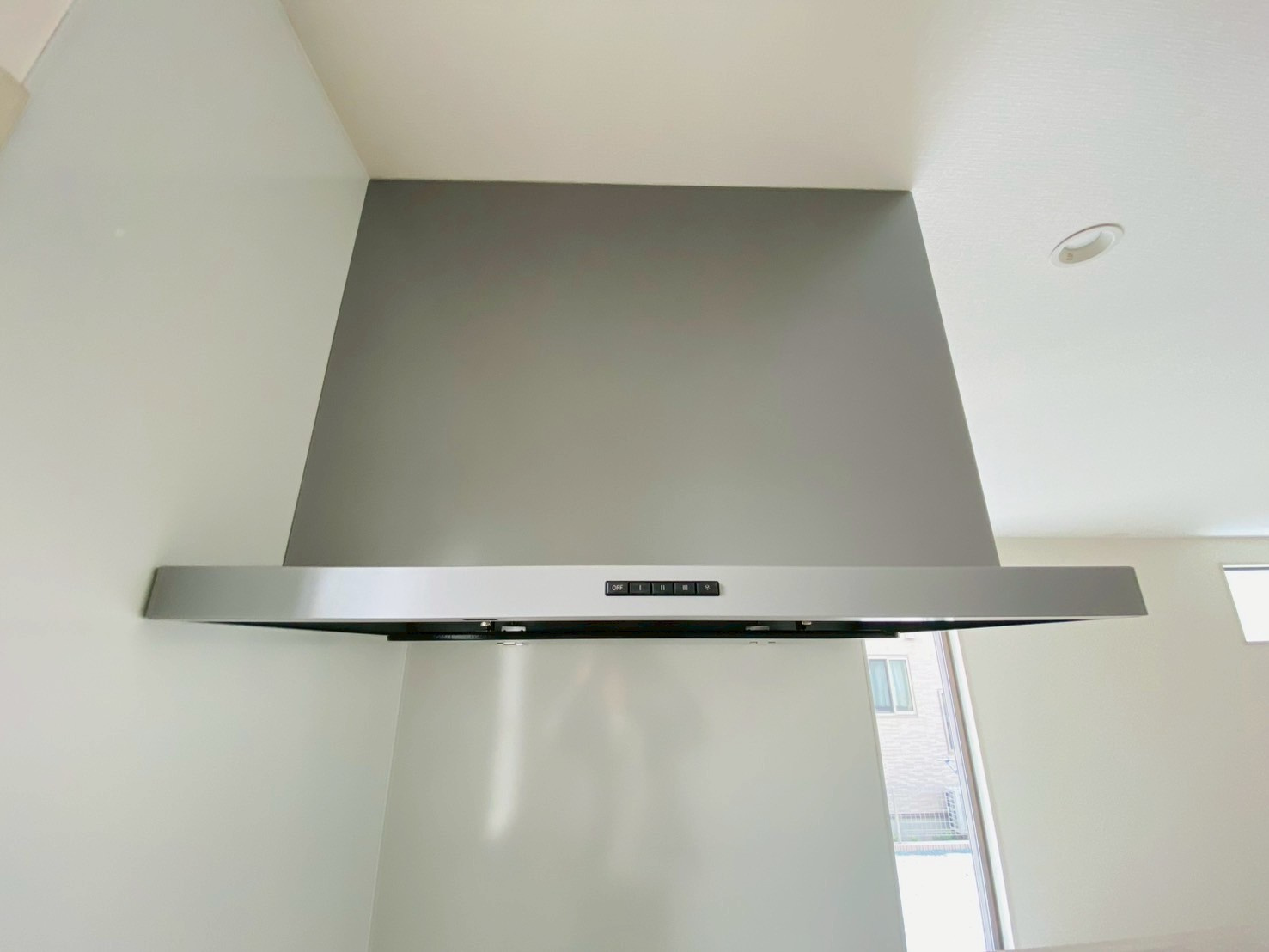 よかタウン／菊池郡大津町美咲野4丁目1期／１号棟のキッチン|お手入れ簡単な換気設備
