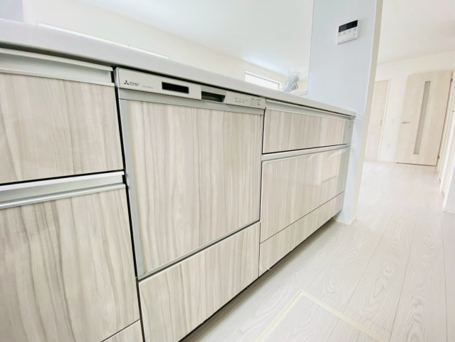 よかタウン／菊池郡大津町美咲野4丁目1期／１号棟のキッチン|食洗器付きなので食事のあとの片付けも手間が省けます。