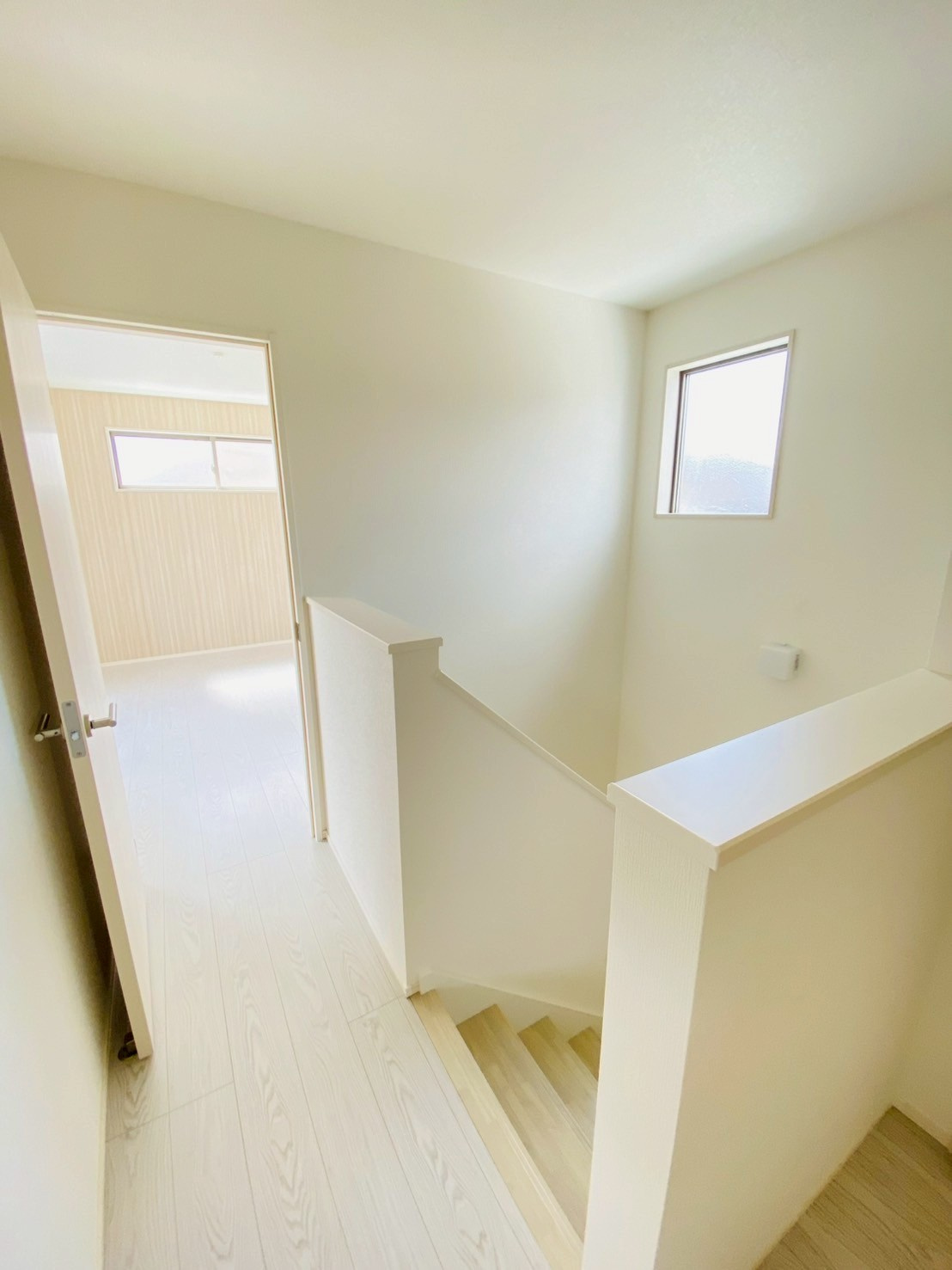 よかタウン／菊池郡大津町美咲野4丁目1期／１号棟のその他|窓があるので明るい２階ホール