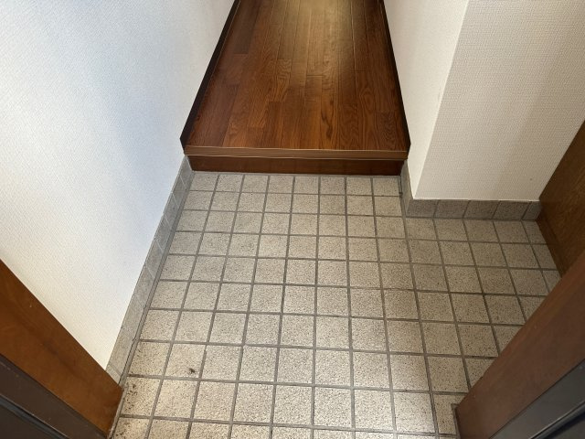 ハイツASAHIの玄関