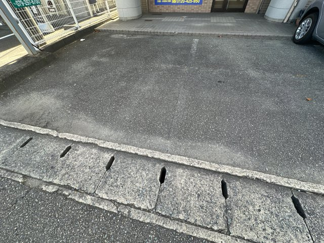 ハイツASAHIの駐車場