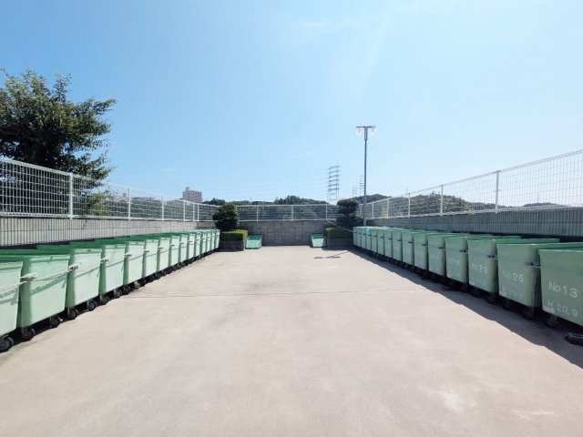 セントポリア神戸運動公園のその他|敷地内ゴミステーション