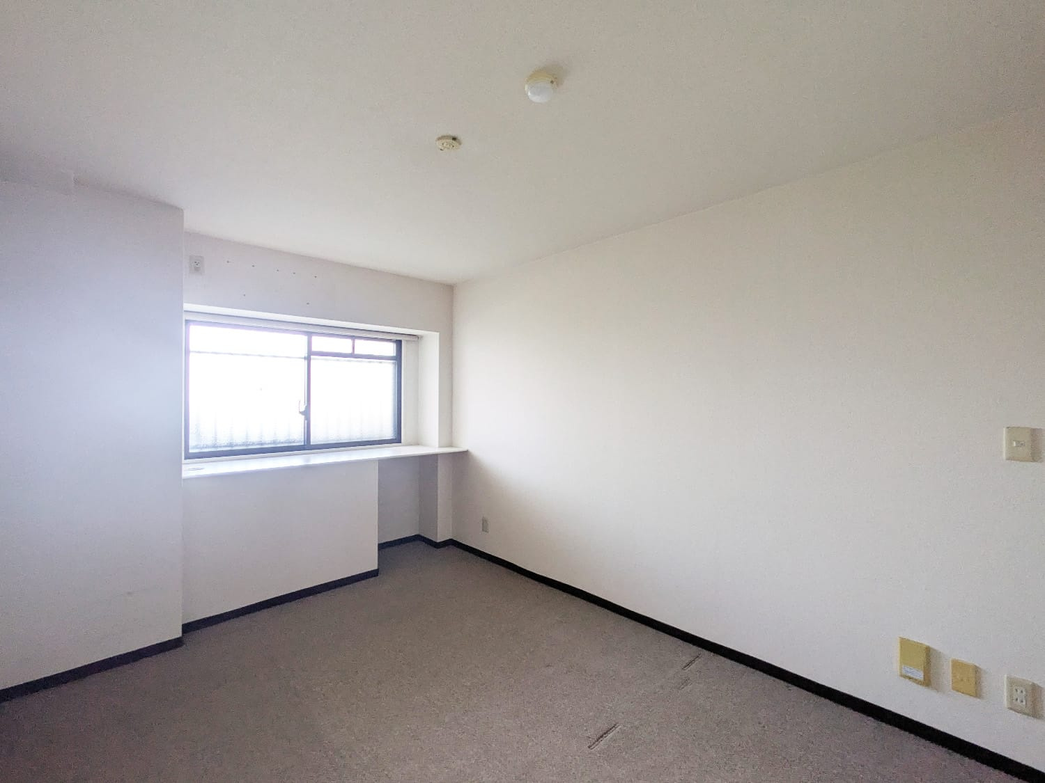 セントポリア神戸運動公園の洋室|洋室約7.9帖