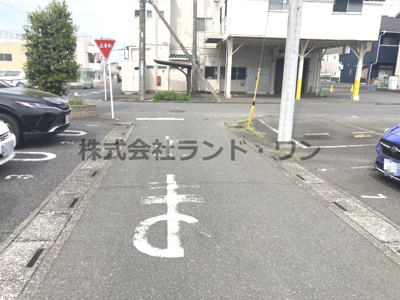 【前面道路含む現地写真】 | 入間市久保稲荷３丁目 | 接道　北側公道約4m