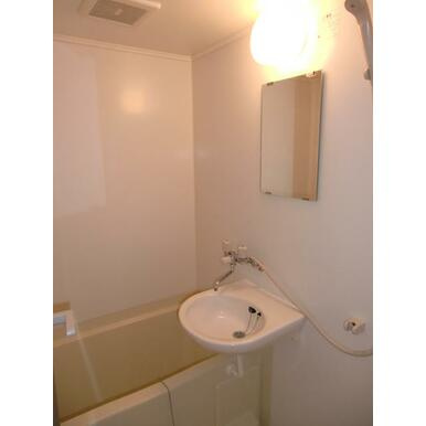 【浴室】 | ローズヴィラ明神町(ローズヴィラミョウジンチョウ)