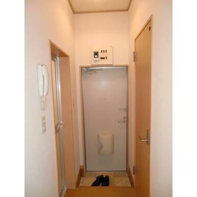 【玄関】 | ローズヴィラ明神町(ローズヴィラミョウジンチョウ)