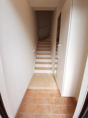 【玄関】 | ロータス南島田Ｄ | シンプルで使いやすい玄関です