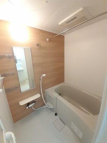 ロータス南島田Ｄの浴室|コンパクトで使いやすいお風呂です