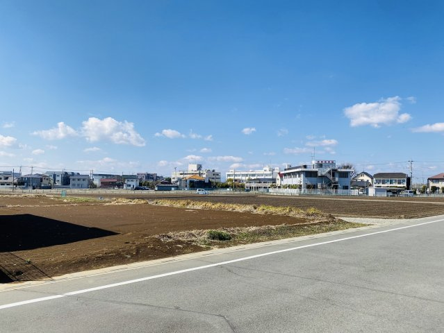敷地面積６０坪～　売地　川越市久下戸の前面道路含む現地写真|前面道路約8ｍ公道