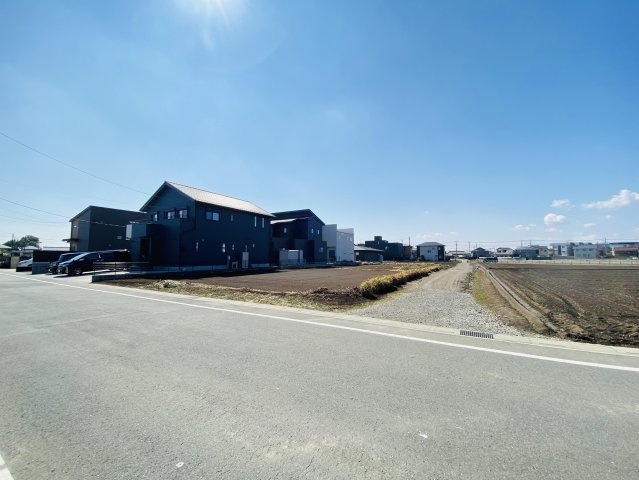 敷地面積６０坪～　売地　川越市久下戸の前面道路含む現地写真|前面道路約8ｍ公道