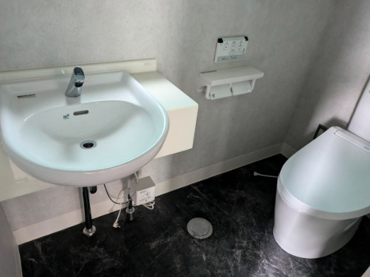 嬉しい楽しいビルのトイレ|シンプルで使いやすいトイレです