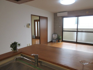 【居間・リビング】 | グランデ寺内 | 6.2帖の洋室と続き間で使用できます！