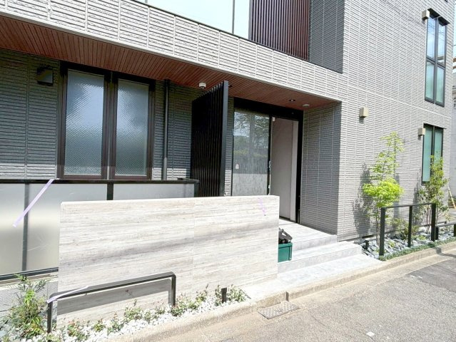 パークウェストのエントランス