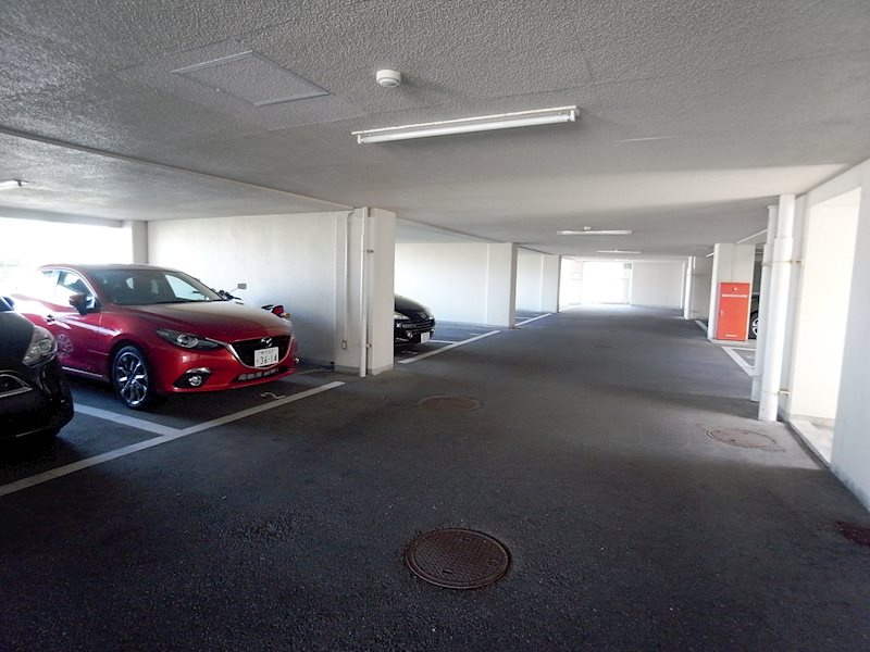 プリマベーラ千鳥が丘の駐車場