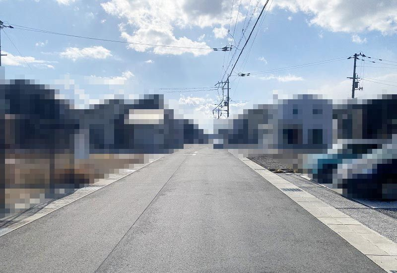 近江八幡市若宮町　中古戸建の前面道路含む現地写真