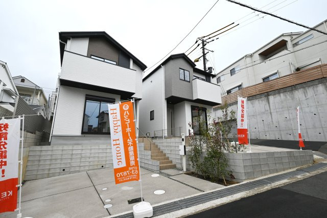 テラシエ朝日ケ丘町新築一戸建て全2区画│4LDK+駐車2台可（制限有）の外観|完成済みですので、いつでも内覧可能です。皆様からのご連絡心よりお待ちしております