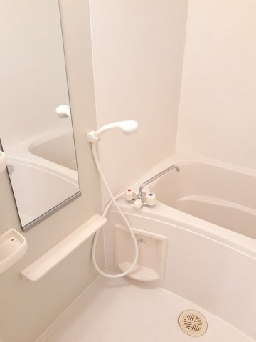 メゾン・ジュネスＡの浴室