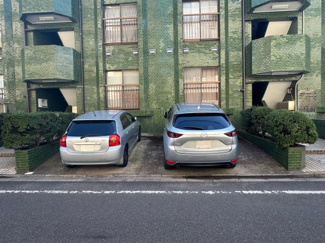 【駐車場】