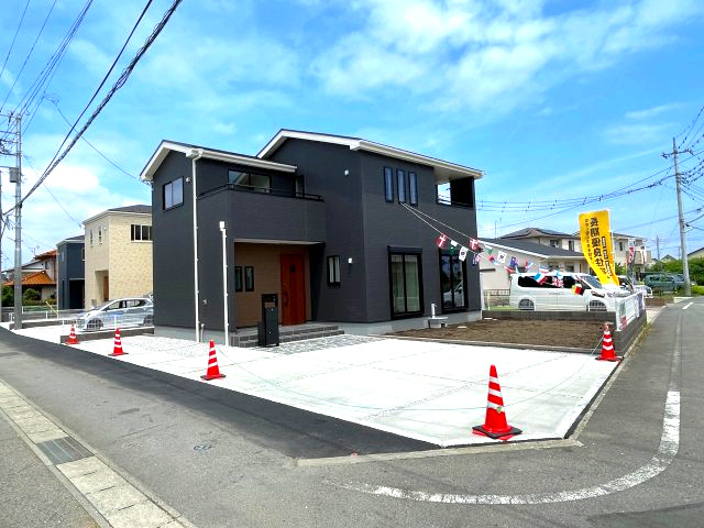 藤岡市本郷第6（全3棟）1号棟の前面道路含む現地写真