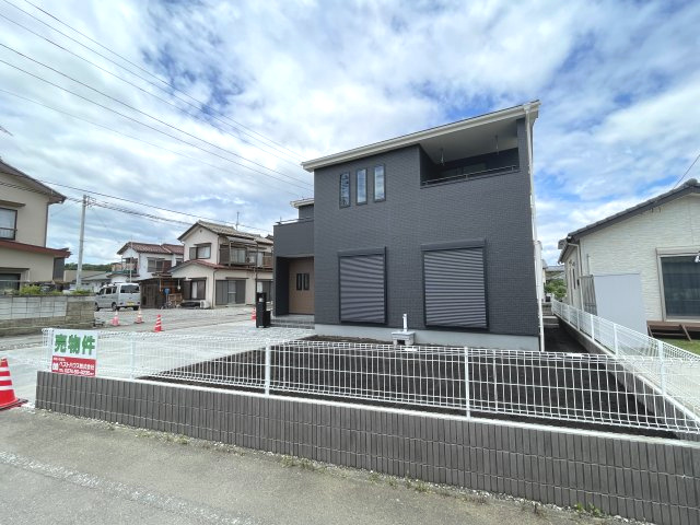 藤岡市本郷第6（全3棟）3号棟の前面道路含む現地写真