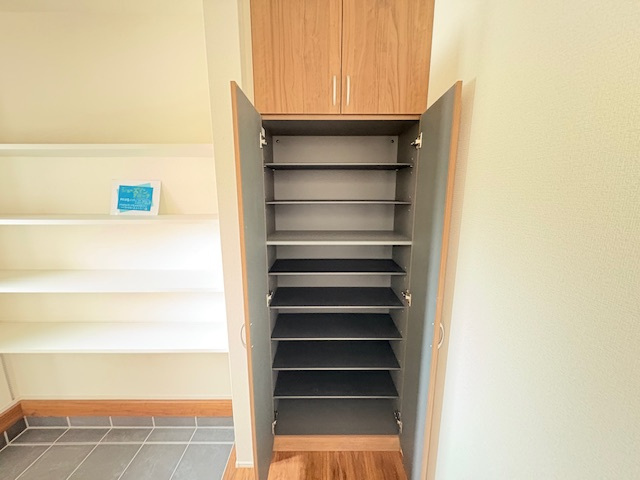 藤岡市本郷第6（全3棟）3号棟の玄関