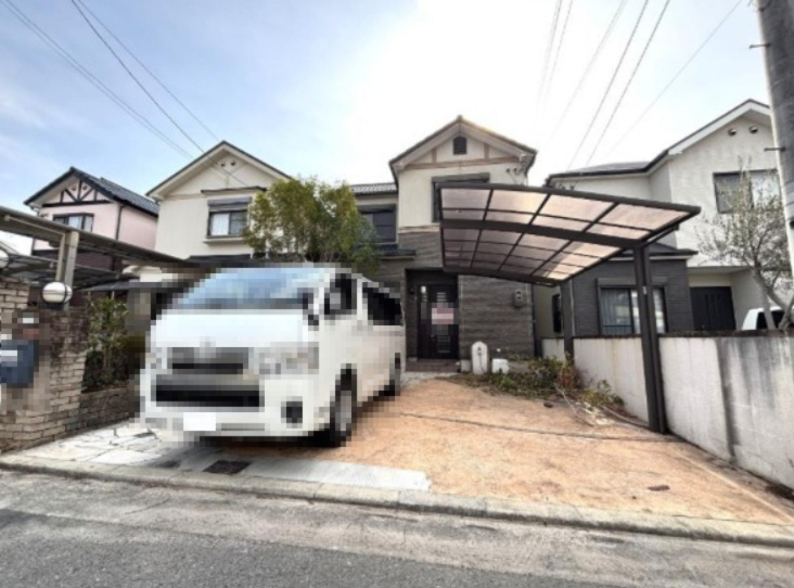 片鉾東町　中古一戸建ての外観|新しい生活にいかがでしょうか？外観はお住まいの顔になります。こだわりたいポイントですね。外壁塗装や屋根塗装のご相談も承っております。
■現地内覧・資金計画相談・住宅ローン相談もお問合せ受付中■
