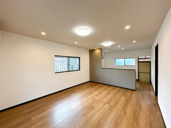 【居間・リビング】 | １６帖の広々リビングです。