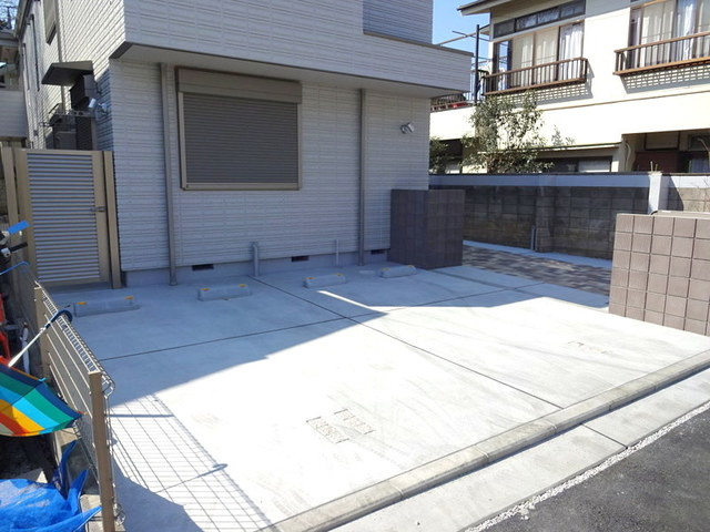シュロス小金井の駐車場|★敷地内駐車場有★
