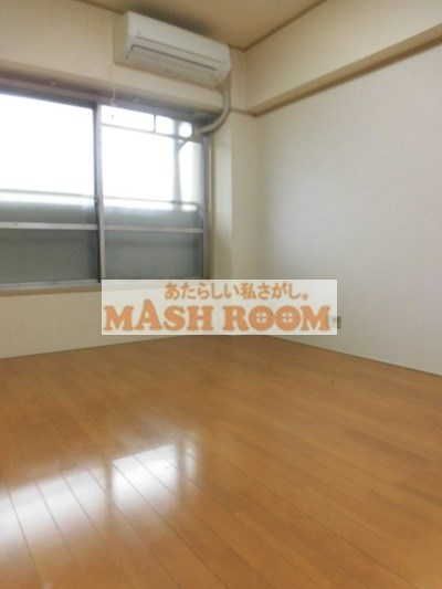 梅里マンションの寝室
