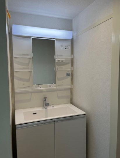 梅里マンションの独立洗面台