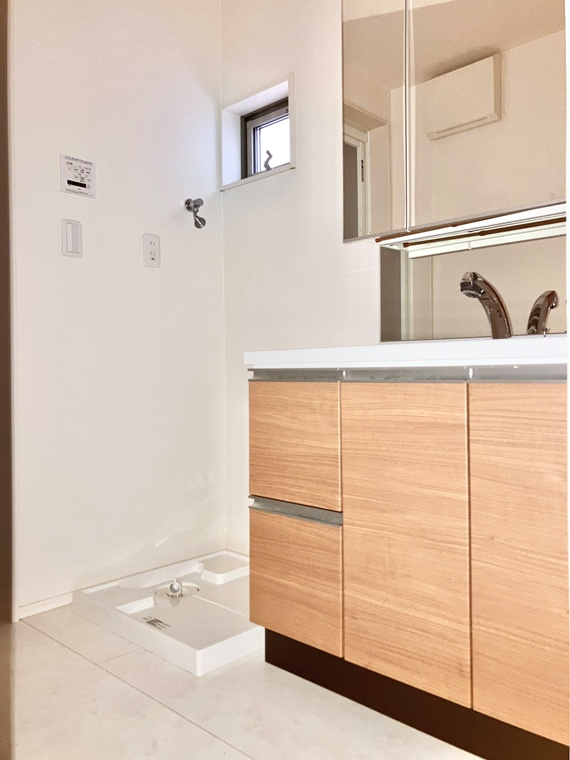 深沢戸建の洗面所