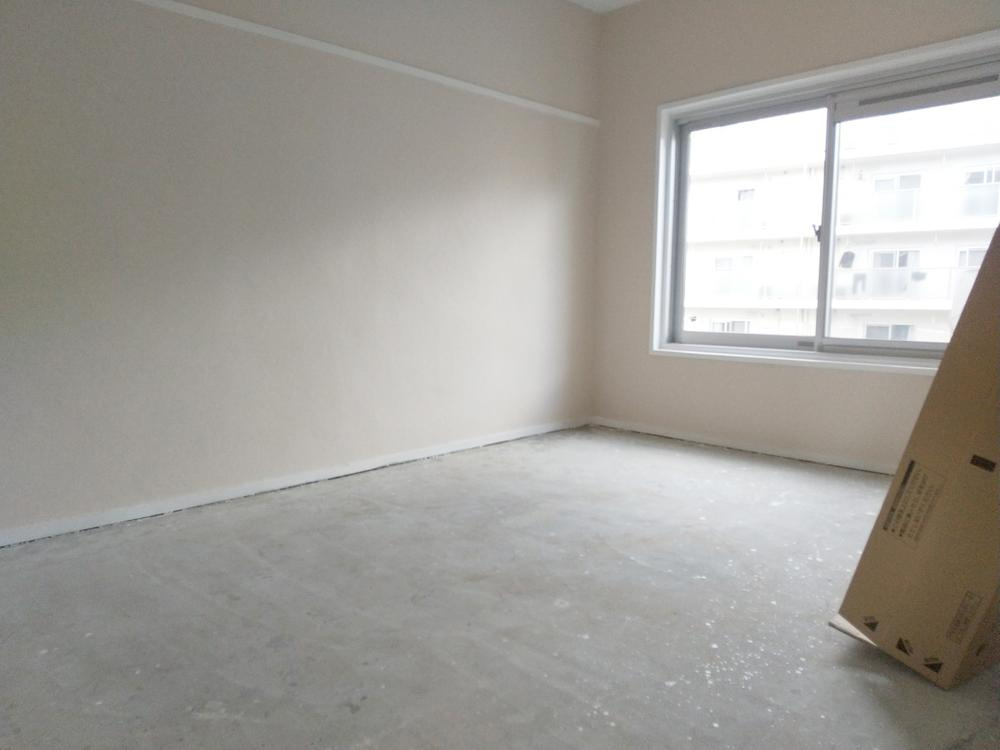 枚方ハイツ2号棟の洋室|洋室6.0帖　クローゼット
■物件内覧・資金計画相談・住宅ローン相談、リフォーム相談、お問合せ受付中■
※当日・翌日のご内覧、ご相談はお電話でのお問合せがスムーズです！