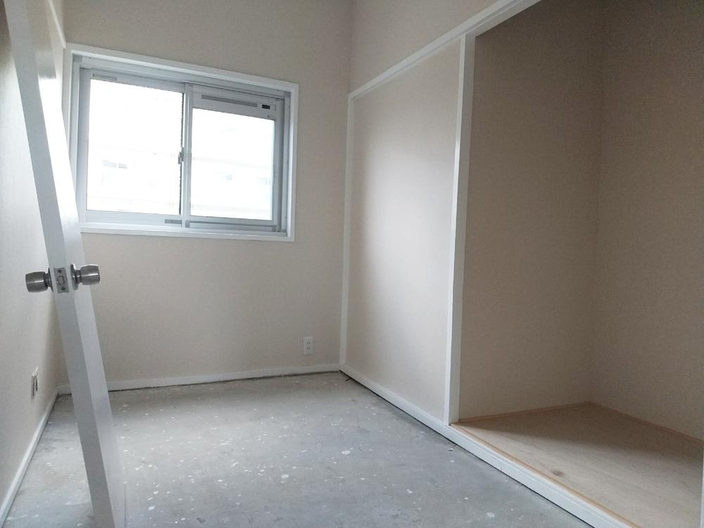 枚方ハイツ2号棟の子供部屋|洋室3.0帖　収納豊富
■物件内覧・資金計画相談・住宅ローン相談、リフォーム相談、お問合せ受付中■
※当日・翌日のご内覧、ご相談はお電話でのお問合せがスムーズです！