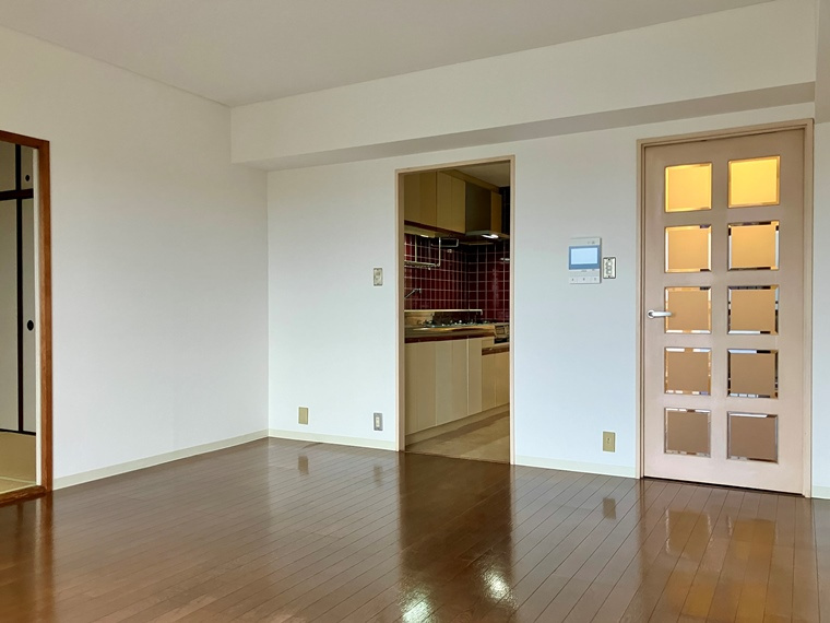 ネオハイツ江戸川台Ａ棟の居間・リビング