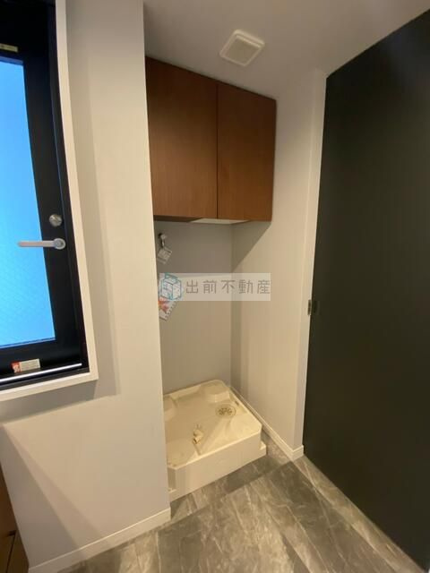アリュイッテ椎名町の洗面所